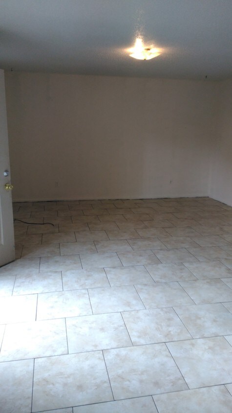 Primary Photo - 1006 Baxley Ln