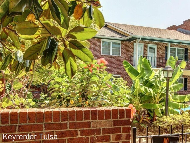 Building Photo - 2 br, 2 bath House - 3701 Riverside Drive #16
