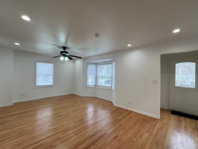 Building Photo - 147 Country Club Dr