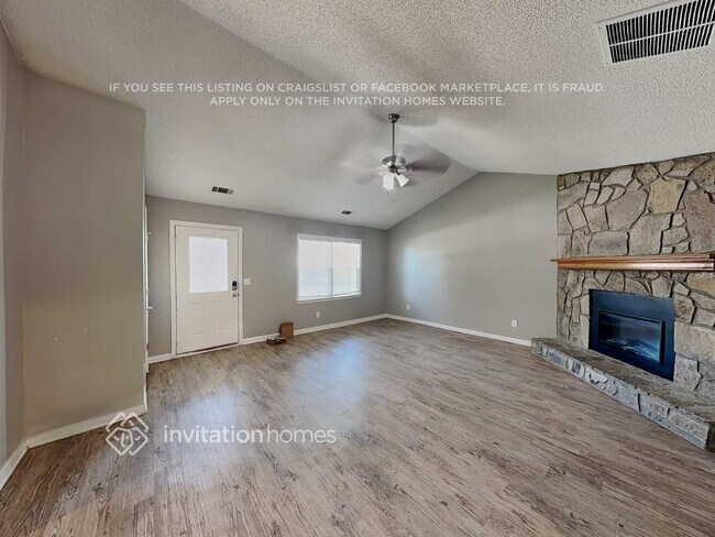 Foto del edificio - 4145 Fox Chase Dr