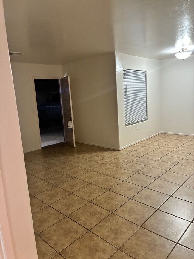 Foto del edificio - 5101 S H St