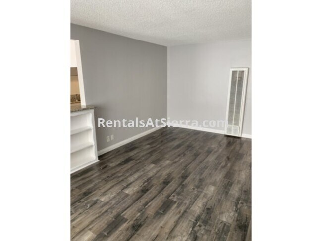 Building Photo - 327 N Isabel St