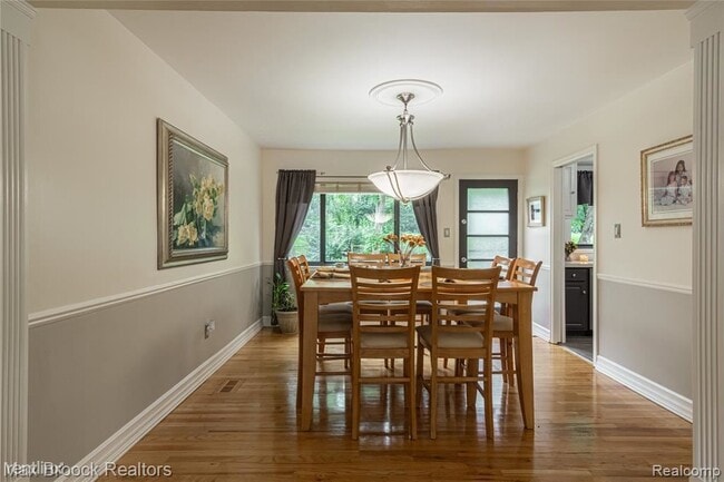 Building Photo - 2 br, 2 bath Condo - 104 E Hickory Grove Rd