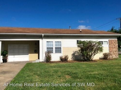 Building Photo - 3 br, 1 bath House - 2130 E Bennett