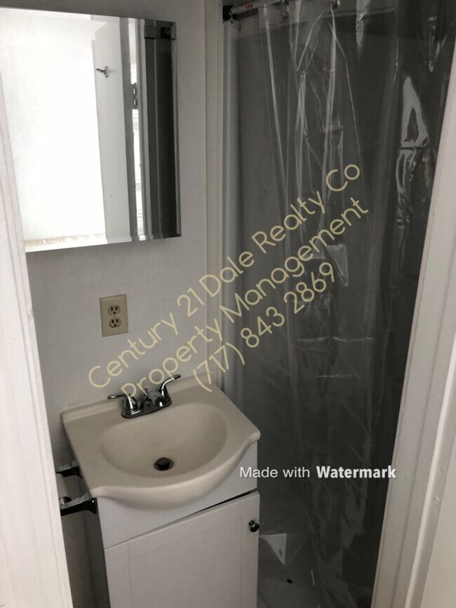 Foto del edificio - 1 Bedroom Efficiency Apartment All Utilities Included