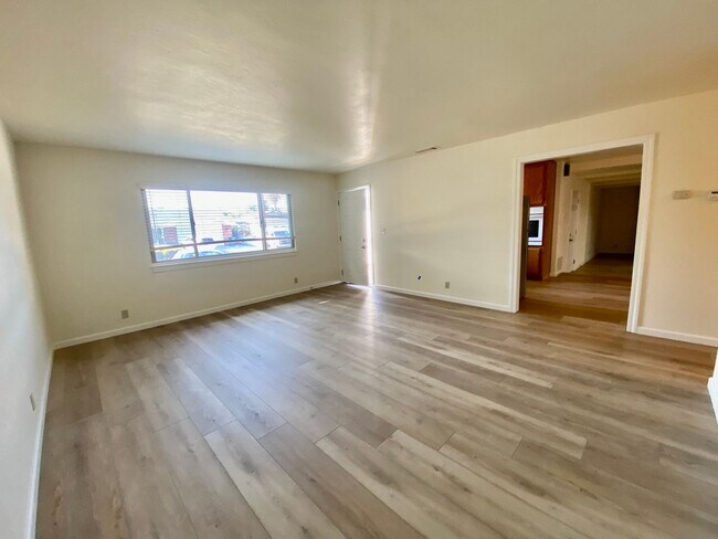 Foto del edificio - Dublin, Cedar Lane, 3BD/2BA, one-story in Echo Park