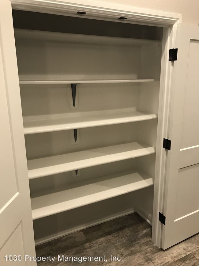 Foto del edificio - 109 S General Bruce Dr