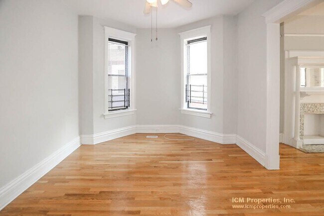 Building Photo - 3525 N Wilton Ave