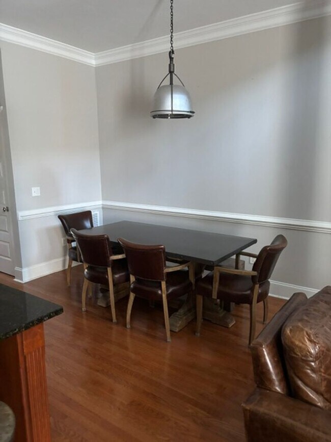 Building Photo - Available Now Fully Furnished Town Home in...