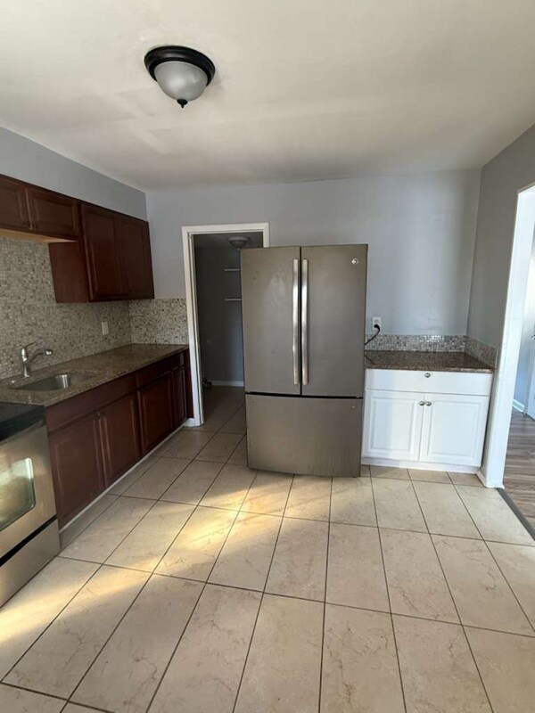 Foto del edificio - 1439 Charlestown Dr