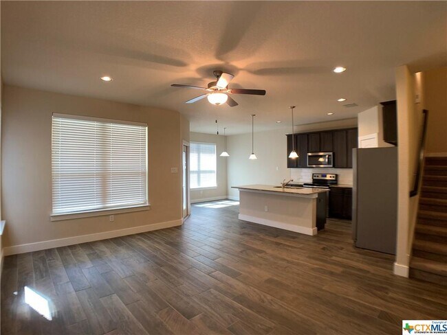 Foto del edificio - 724 Gristmill Dr