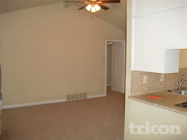 Building Photo - 3307 Hummingbird Ln