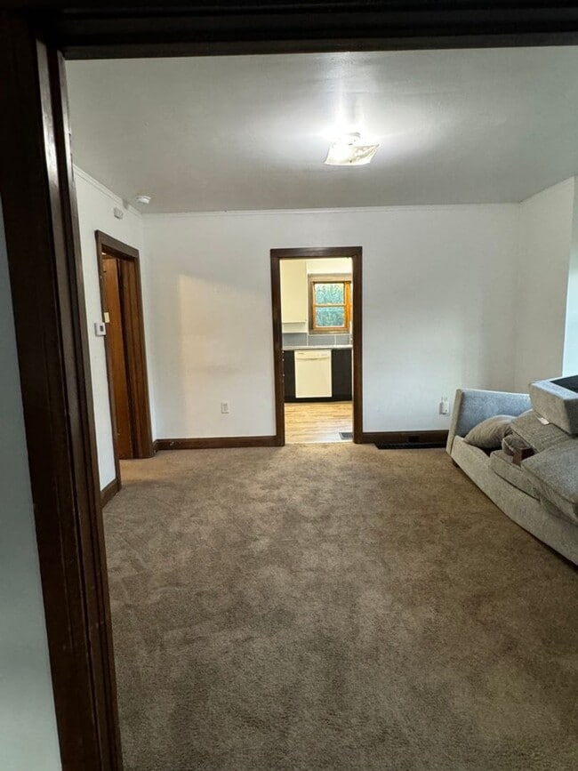 Building Photo - 849 E University Ave