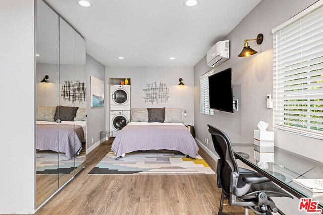 Foto del edificio - 717 Huntley Dr