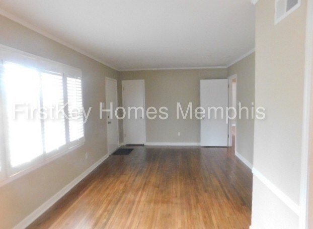 Building Photo - 1673 Colonial Rd