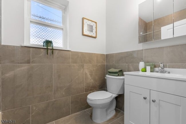 Foto del edificio - 22 Speedway Ave