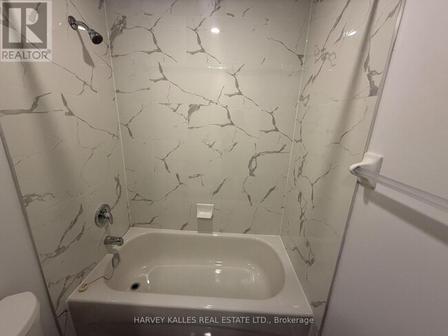 Building Photo - 180 Vaughan Rd