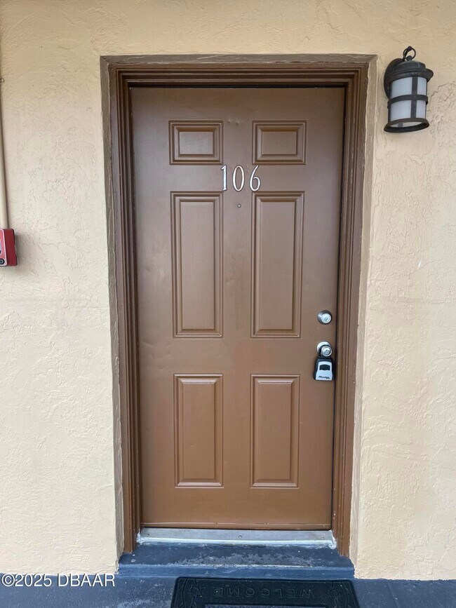 Foto del edificio - 411 N Halifax Ave