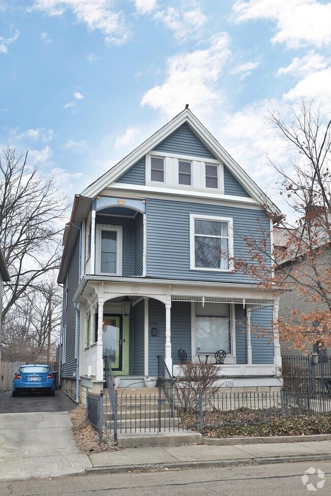 Building Photo - 1344 Oak St