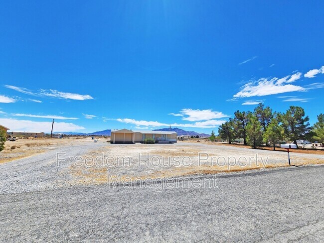 Foto del edificio - 3851 W Donner St