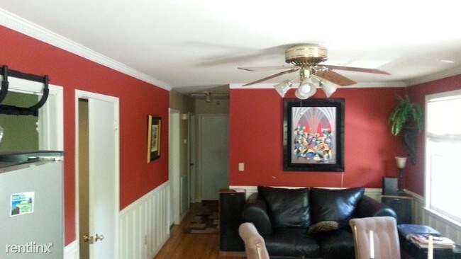 Building Photo - 5 br, 2 bath House - 1813 Cloverleaf Drive