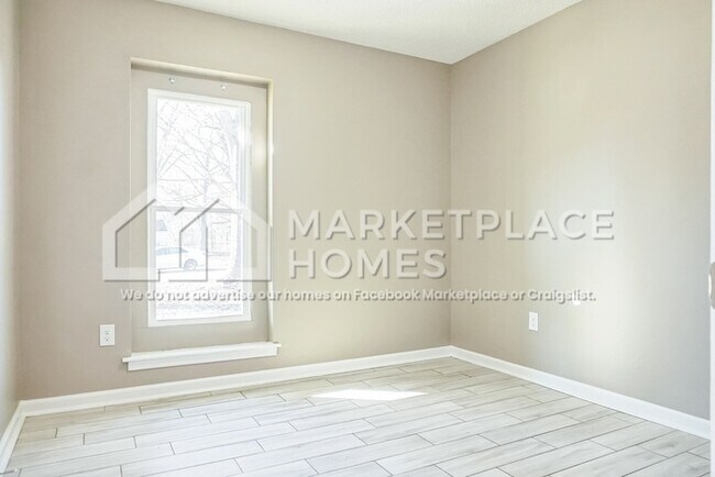 Building Photo - 5800 Laurie Dr