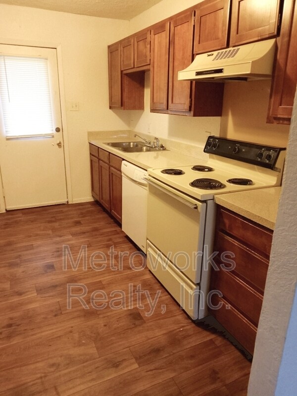 Building Photo - 243 S New Hope Rd