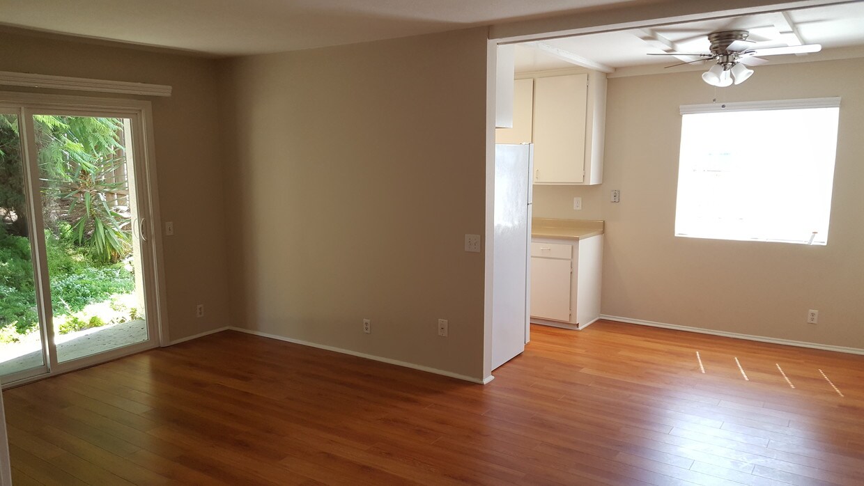 Photos of similar unit - 8420 Buckland St