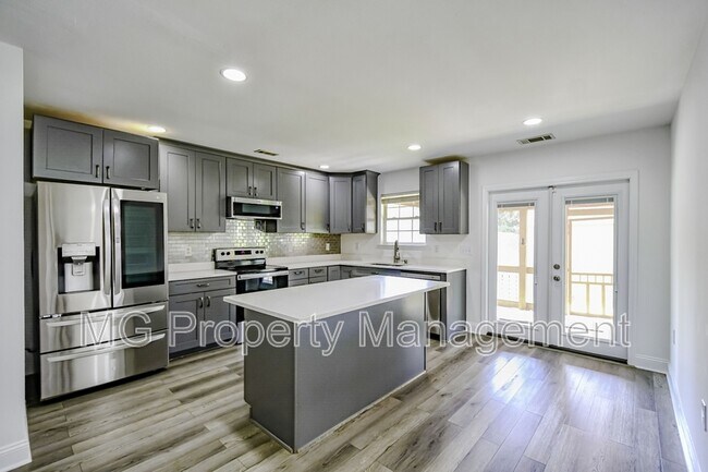 Building Photo - 722 Overlook Rd