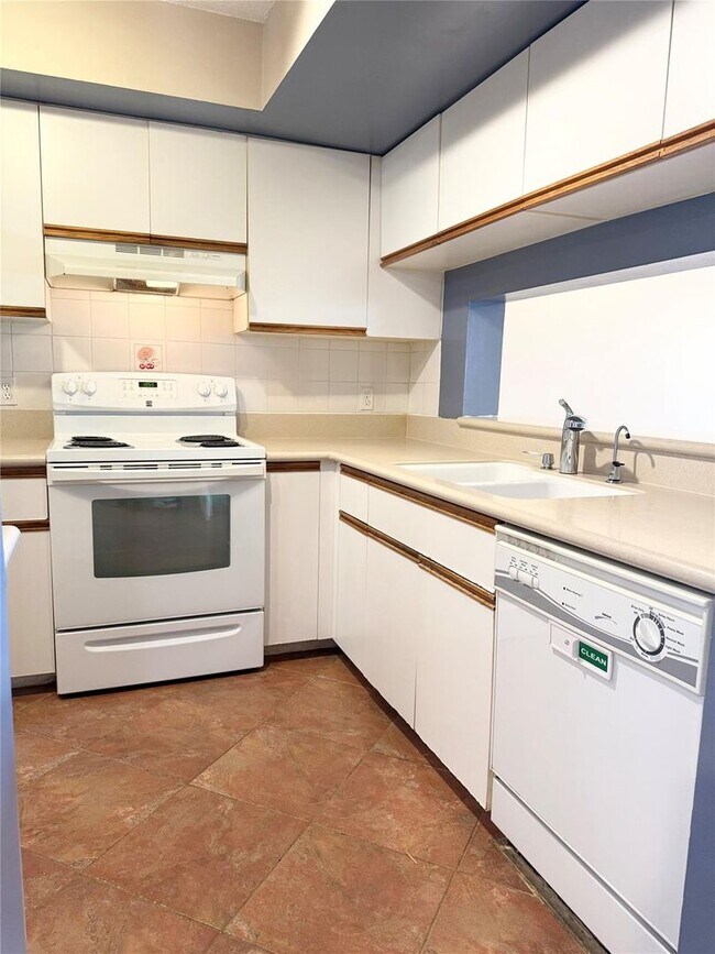 Foto del edificio - 7952 NW 7th Ct