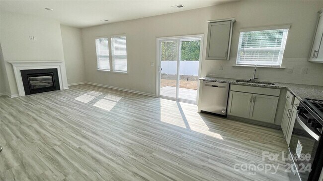 Foto del edificio - 14228 Wilson Mac Ln