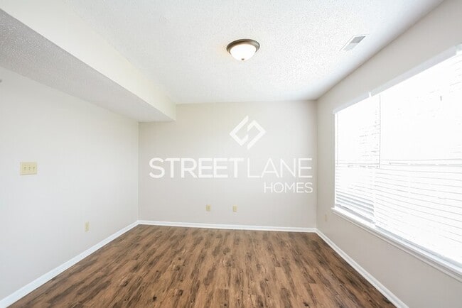 Building Photo - Spacious 3 bedroom home in Westfield!