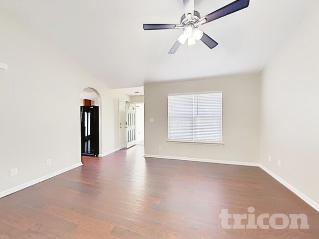 Foto del edificio - 1829 Mission Oaks St