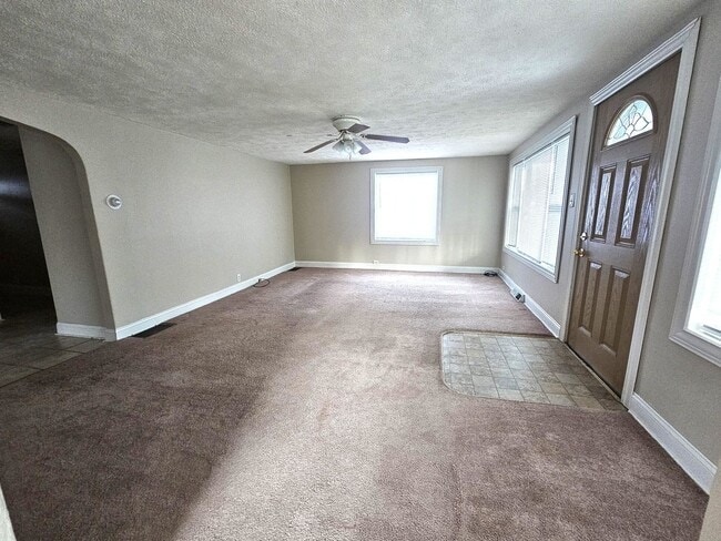 Building Photo - Charming Corner Lot House in Cadillac, Mic...