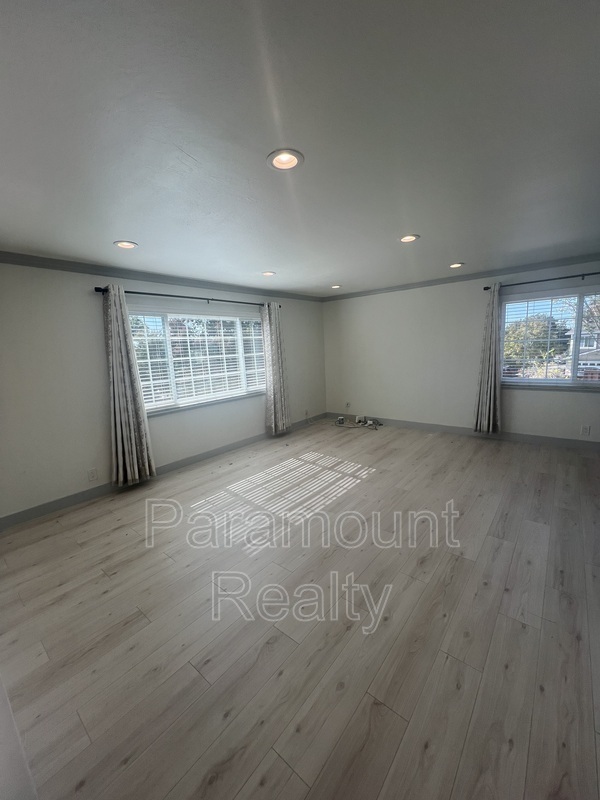 Foto del edificio - 30408 Treeview St