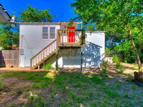 Building Photo - 912 NW 98th St