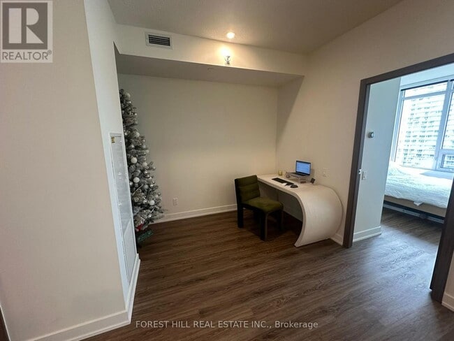 Photo du bâtiment - 19 Bathurst St