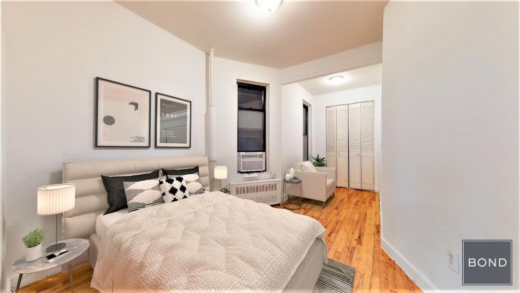 Foto principal - 309 E 90th St