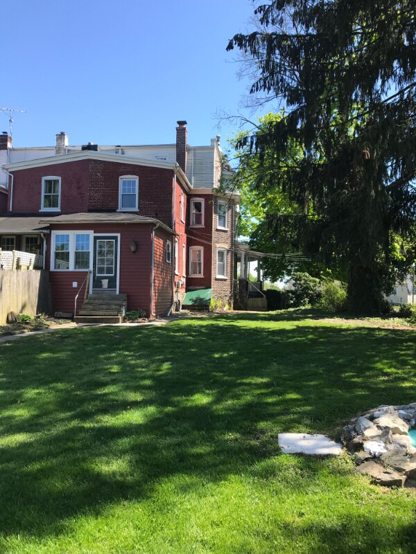 Foto del edificio - 201 Tohickon Ave