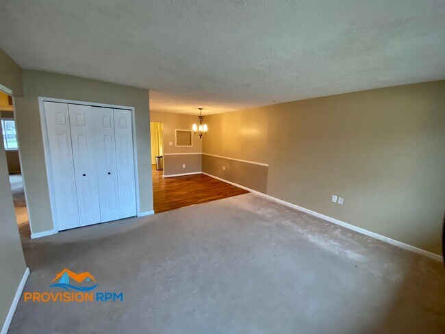 Foto del edificio - 7952 Tick Neck Rd