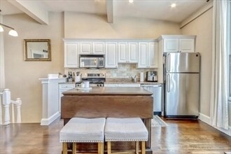 Foto del edificio - 439 W 4th St