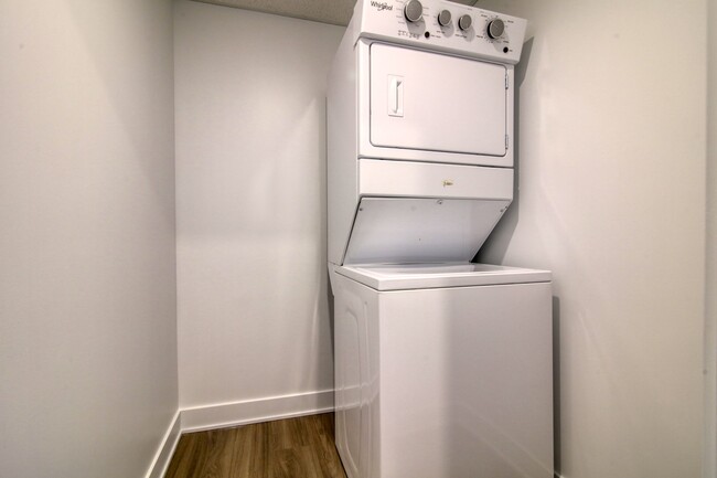 Building Photo - 9675 Av. Papineau