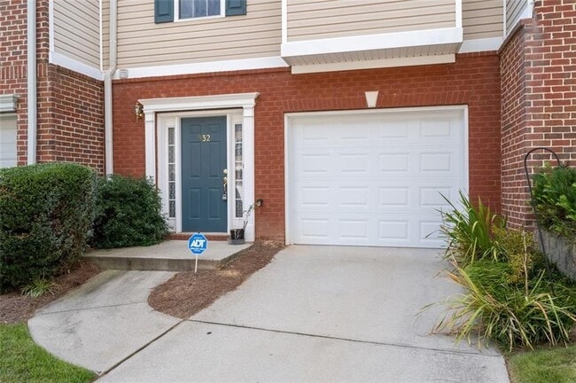 Building Photo - 532 Lantern Wood Dr