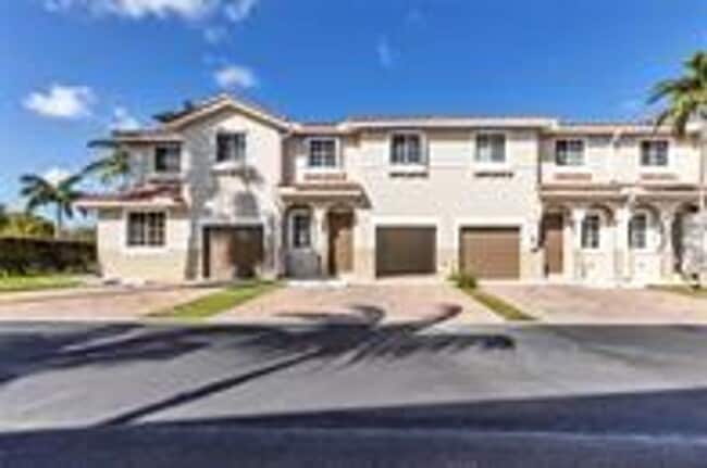 Foto del edificio - 21113 NW 14th Pl
