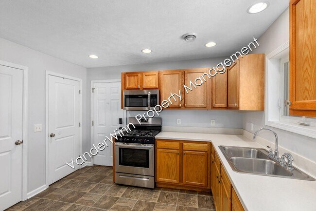 Foto del edificio - 1308 Leonard St NW