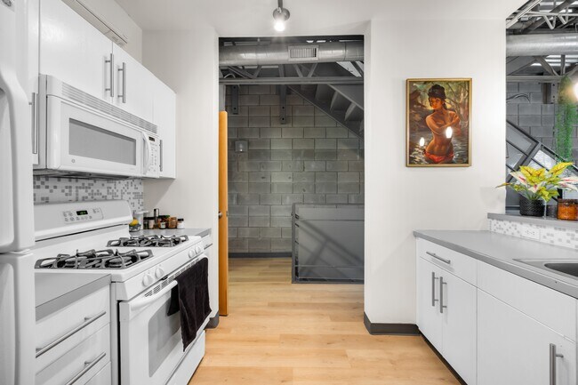 Building Photo - 4801 S Congress Ave