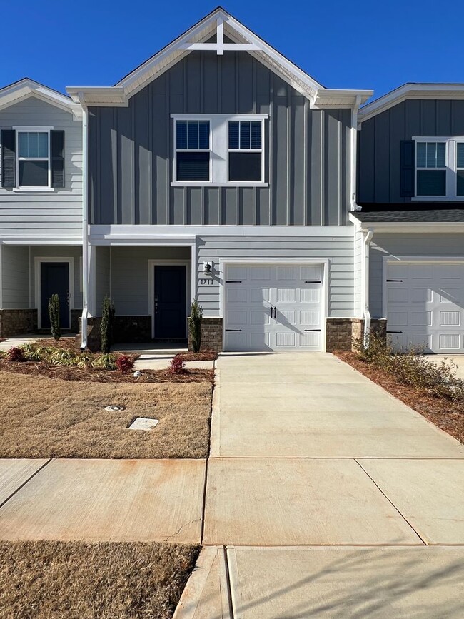 Building Photo - 1711 Braemar Vlg Dr