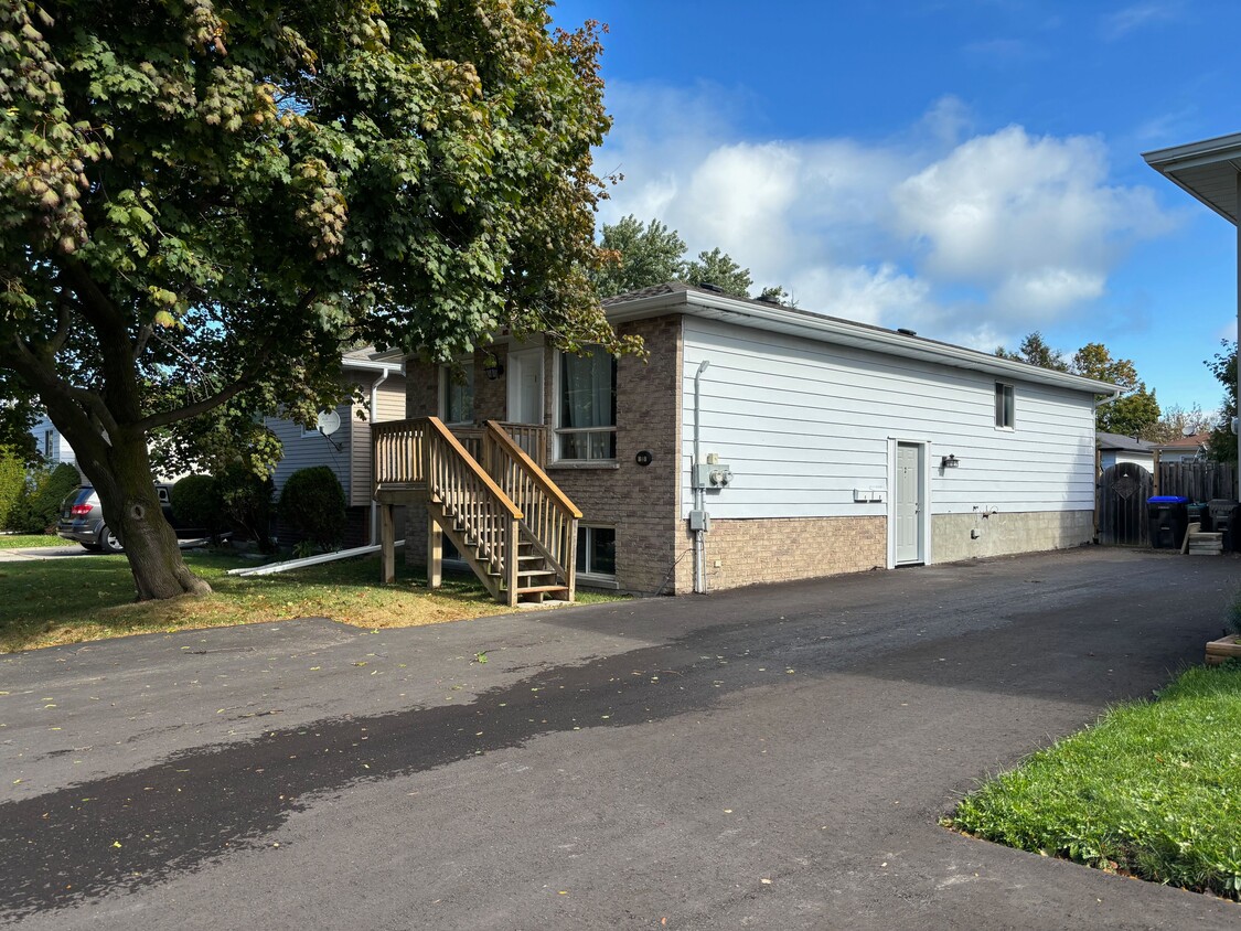 Photo principale - 55 Courtice Crescent