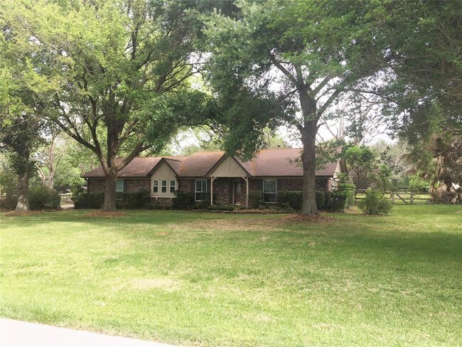 Building Photo - 18814 N Roselake Dr