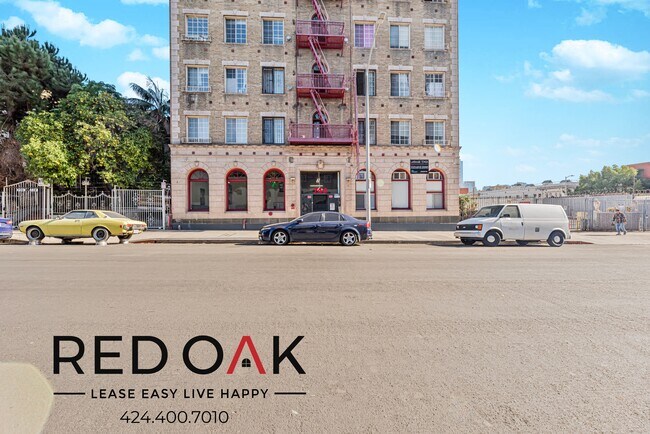 Foto del edificio - 744 Beacon Ave
